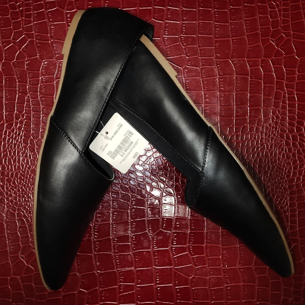 a.n.a Black Pointed-Toe Ballet Flats - Picture 3 of 5
